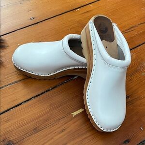 Troentorp White Leather Clogs with Wooden Sole